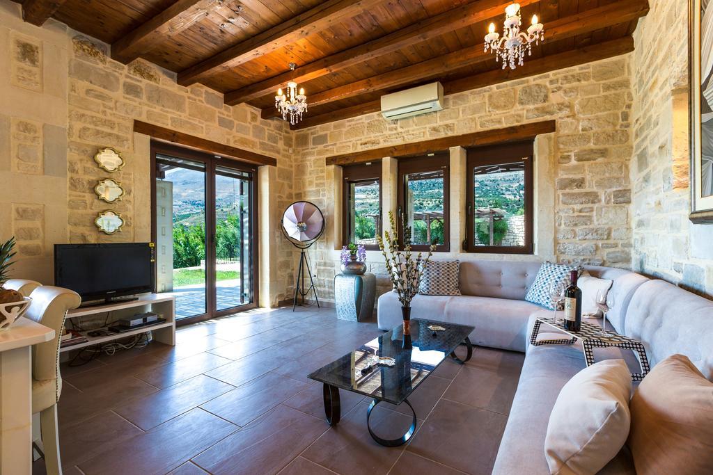 Poseidon Villa, Nestled In The Picturesque South, By Thinkvilla Lefkogeia Exterior foto